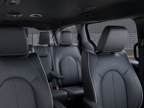 New 2025 Chrysler Pacifica Select w/ Uconnect Theater Family Group FWD image 27