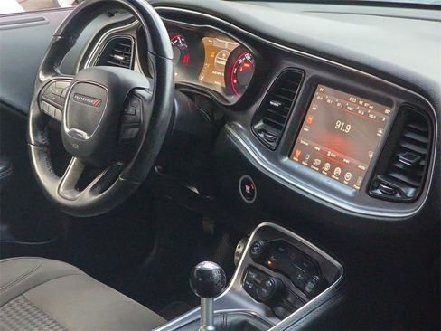 Used 2016 Dodge Challenger R/T w/ Driver Convenience Group image 18