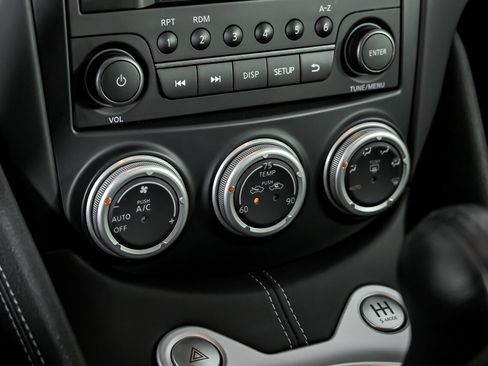 Used 2020 Nissan 370Z w/ Sport Package image 34