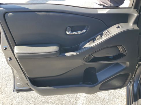 Certified 2023 Nissan Frontier SV w/ Midnight Edition Package image 9