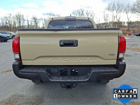 Used 2019 Toyota Tacoma TRD Sport image 7