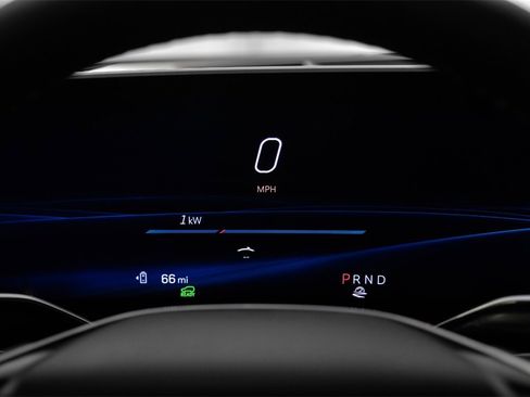 Used 2024 Cadillac Lyriq Luxury image 16