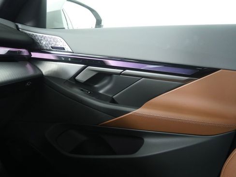 Used 2025 BMW i5 xDrive40 w/ Executive Package image 29