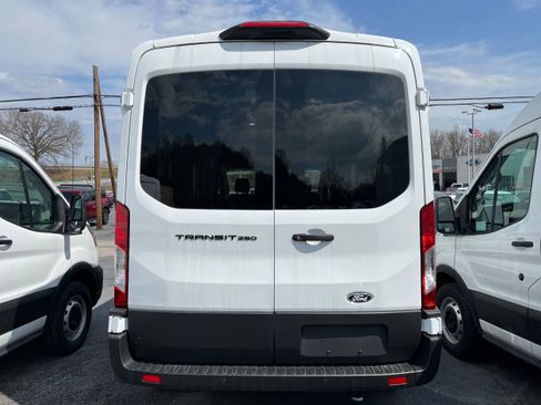 New 2026 Ford Transit 250 148 Medium Roof RWD image 9
