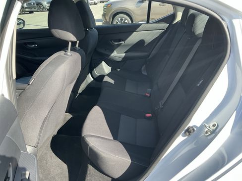 Used 2022 Nissan Sentra SV FWD image 16
