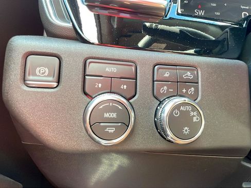 New 2026 GMC Sierra 1500 SLE w/ Preferred Package image 14