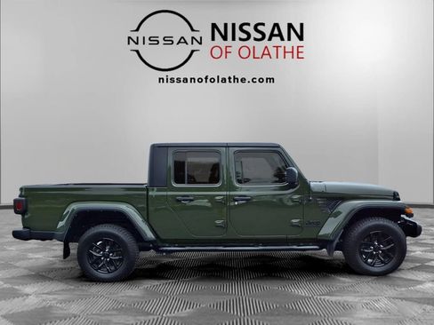 Used 2022 Jeep Gladiator Sport AWD/4WD image 27