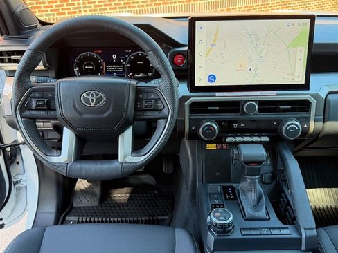 Used 2025 Toyota Tacoma 4x4 w/ TRD Off-Road Package image 14