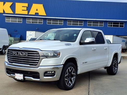 Used 2025 RAM 1500 Laramie image 3