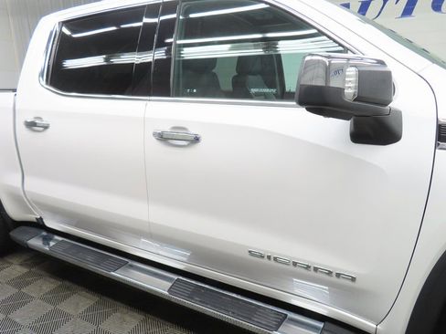 Used 2023 GMC Sierra 1500 SLT w/ SLT Premium Plus Package image 34