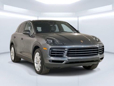 Certified 2022 Porsche Cayenne image 9