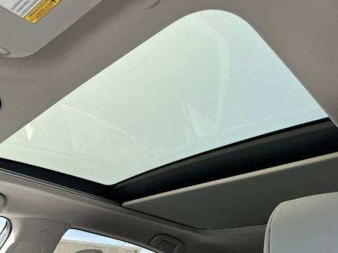 Used 2024 Toyota Venza Limited image 27