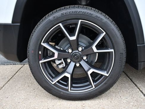 New 2026 Jeep Cherokee Overland AWD/4WD image 7