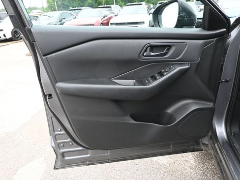 Used 2024 Nissan Rogue S AWD/4WD image 8