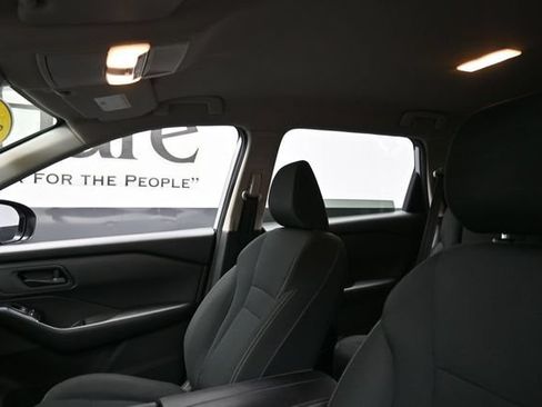 Used 2024 Nissan Rogue S AWD/4WD image 18