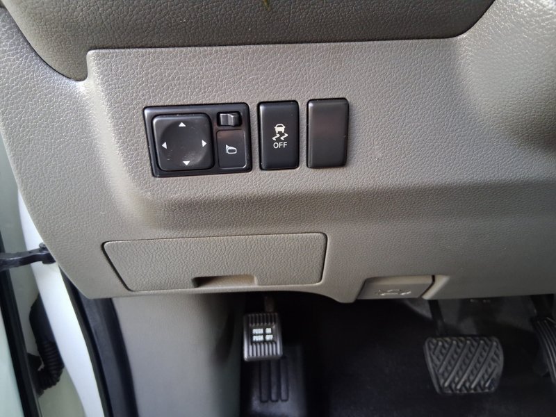 Used 2016 Nissan NV 2500 SV w/ Technology Package RWD image 13