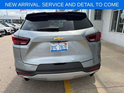 Used 2025 Chevrolet Blazer LT w/ Convenience Package FWD image 5