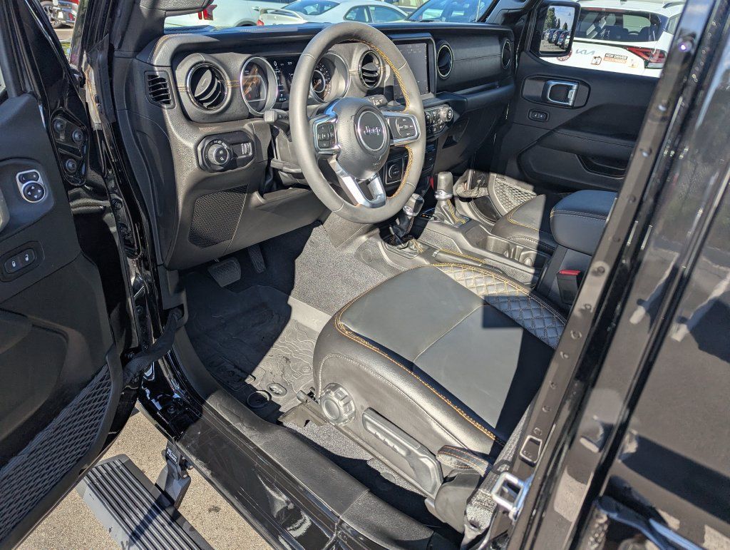 Used 2023 Jeep Gladiator Overland AWD/4WD image 11