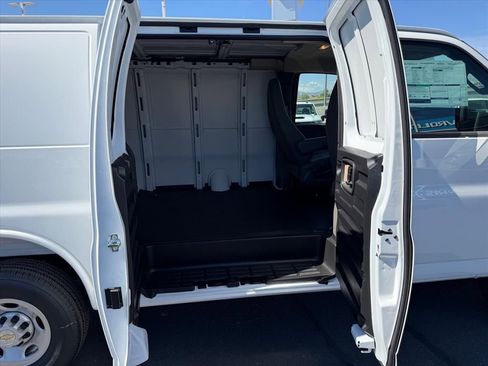 New 2026 Chevrolet Express 2500 w/ Driver Convenience Package RWD image 6