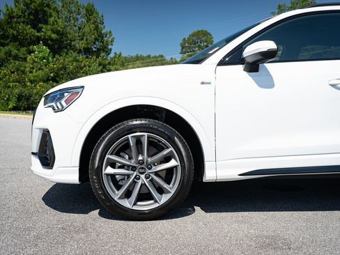 Used 2025 Audi Q3 2.0T Premium w/ Convenience Package AWD/4WD image 4