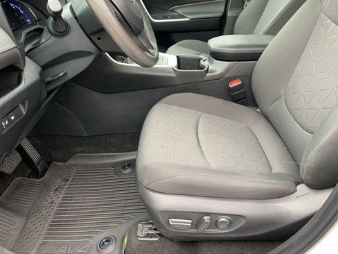 Used 2023 Toyota RAV4 XLE image 10