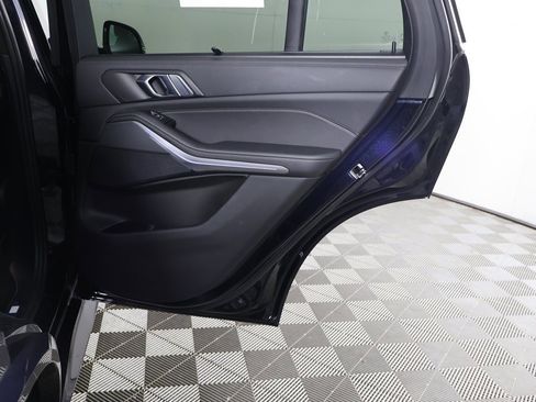 Used 2022 BMW X5 xDrive40i w/ M Sport Package image 31