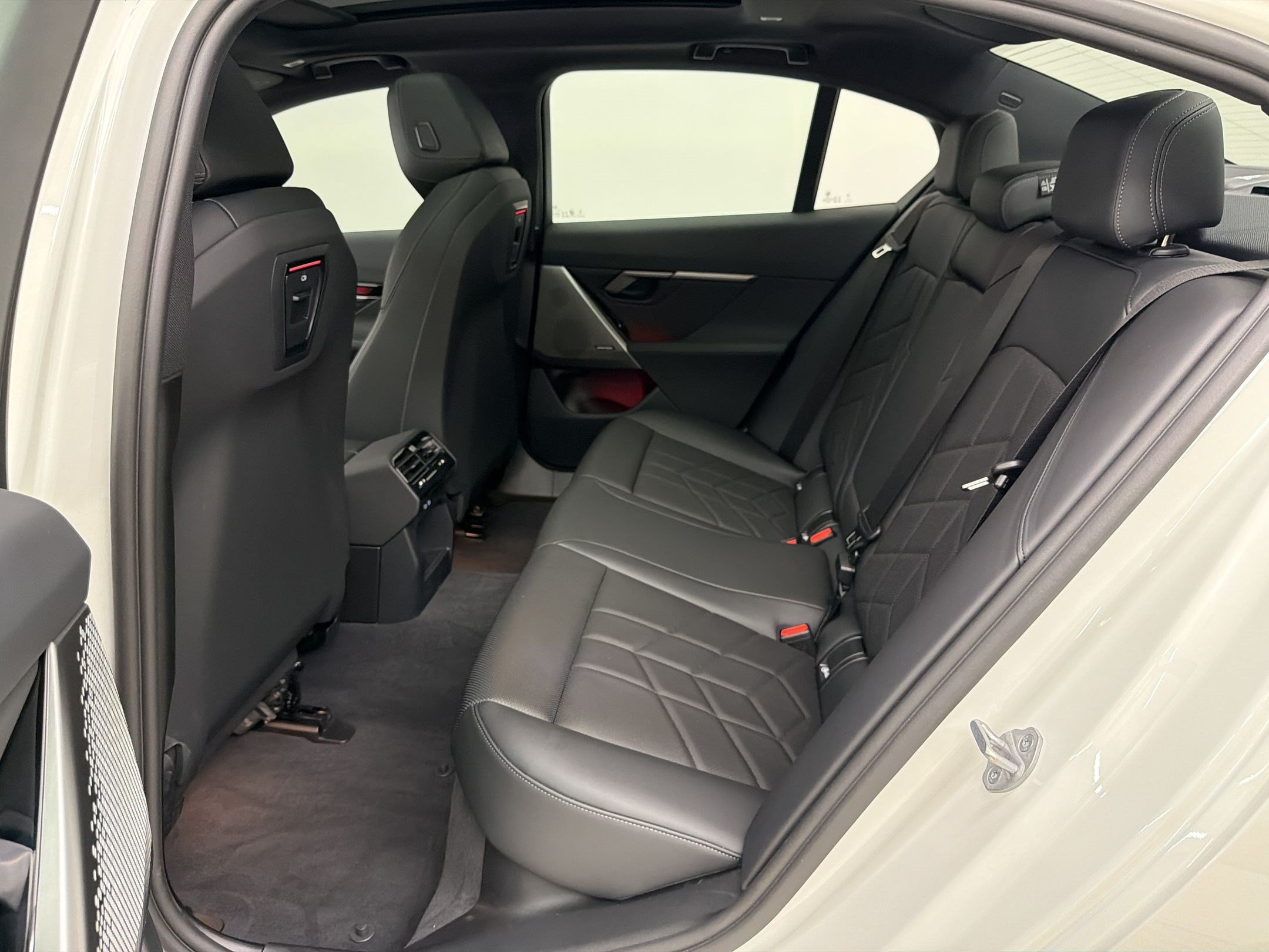 Used 2026 BMW i5 eDrive40 RWD image 23