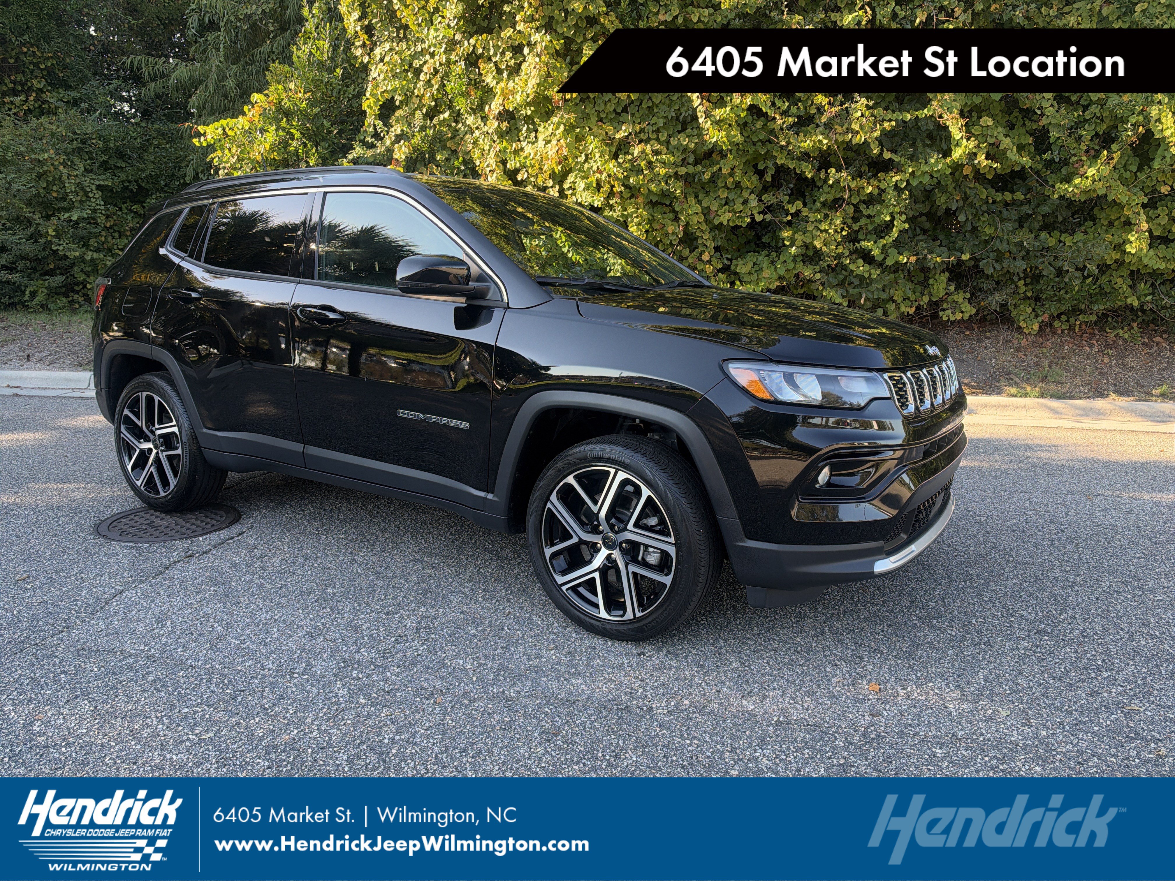 Used 2025 Jeep Compass Limited AWD/4WD image 1