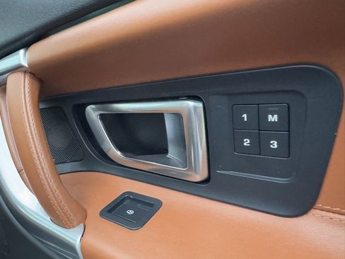 Used 2015 Land Rover Discovery Sport HSE Luxury image 34