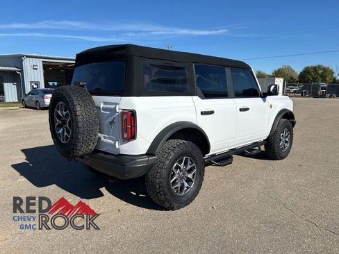 Used 2023 Ford Bronco Badlands image 5
