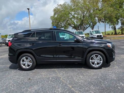 Used 2020 GMC Terrain SLE w/ Driver Convenience Package FWD image 3