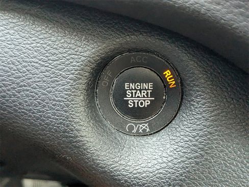 Used 2023 Jeep Cherokee Altitude Lux image 23