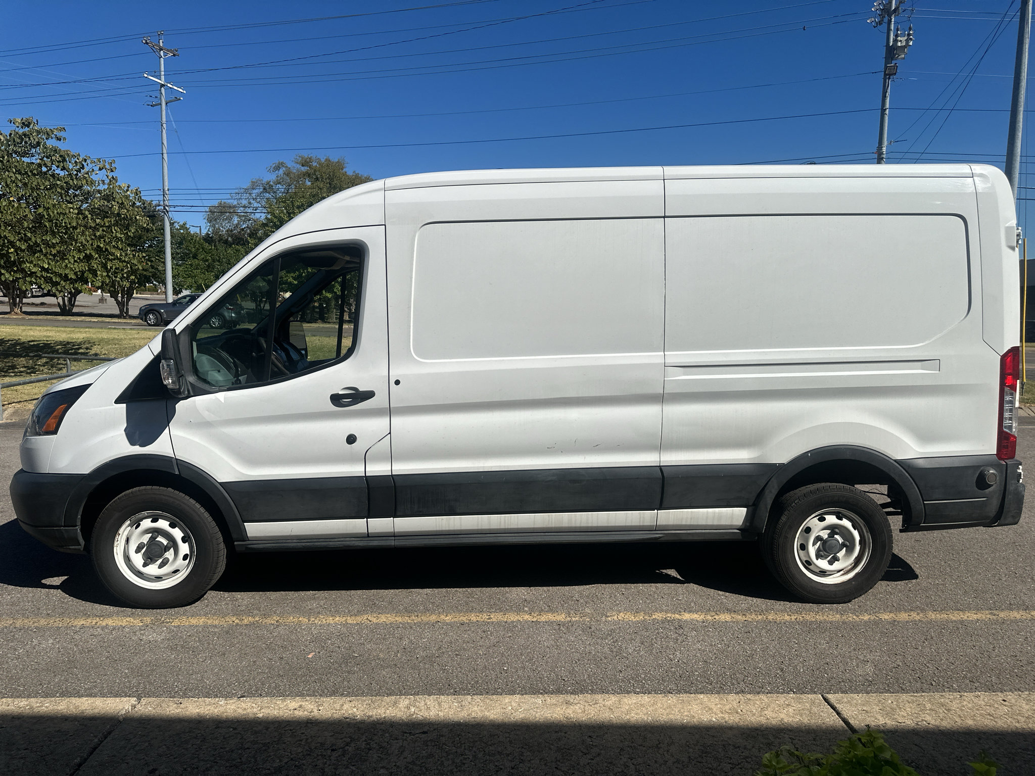 Used 2019 Ford Transit 150 148 Medium Roof RWD image 7