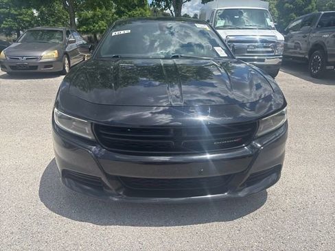 Used 2022 Dodge Charger SXT RWD image 2