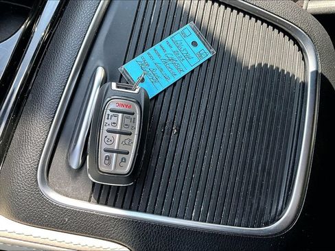 Used 2023 Chrysler Pacifica Limited w/ Uconnect Theater Family Group AWD/4WD image 33