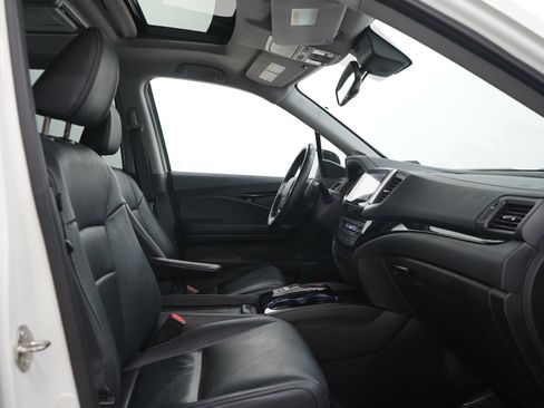 Used 2017 Honda Pilot Touring image 13