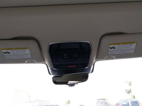 Used 2025 Land Rover Range Rover SE AWD/4WD image 33