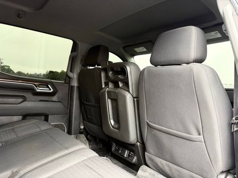 Used 2022 Chevrolet Silverado 1500 LT AWD/4WD image 23
