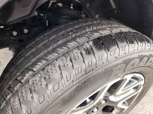 Used 2025 RAM 1500 Laramie image 27