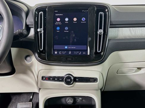 New 2026 Volvo XC40 B5 Ultra w/ Climate Package AWD/4WD image 13