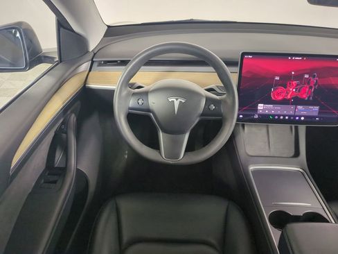 Used 2023 Tesla Model Y AWD image 19