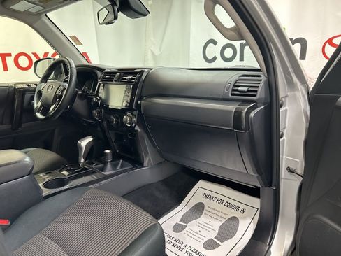 Used 2024 Toyota 4Runner TRD Off-Road image 9