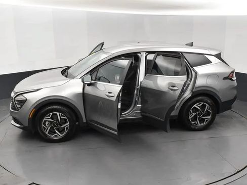 Used 2024 Kia Sportage LX FWD image 7