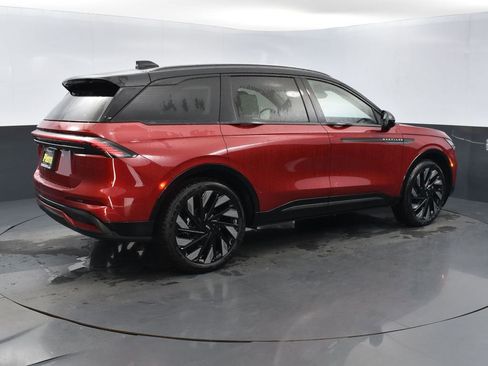 New 2026 Lincoln Nautilus Reserve w/ Jet Appearance Package image 4