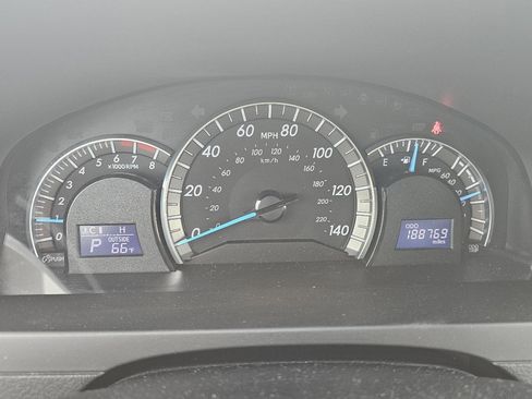 Used 2012 Toyota Camry SE image 11