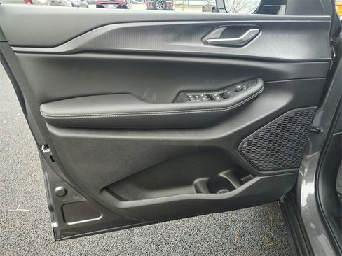 New 2025 Jeep Grand Cherokee 4WD image 11