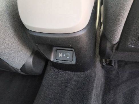 Used 2024 Hyundai Elantra Limited image 15