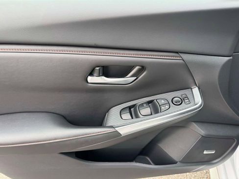 Certified 2025 Nissan Sentra SR w/ SR Premium Package image 15