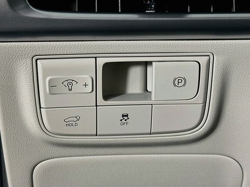 Used 2025 Hyundai Tucson Limited FWD image 17