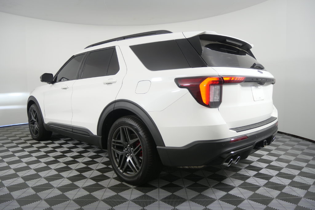 Used 2025 Ford Explorer ST w/ Sun And Sound Package AWD/4WD image 6